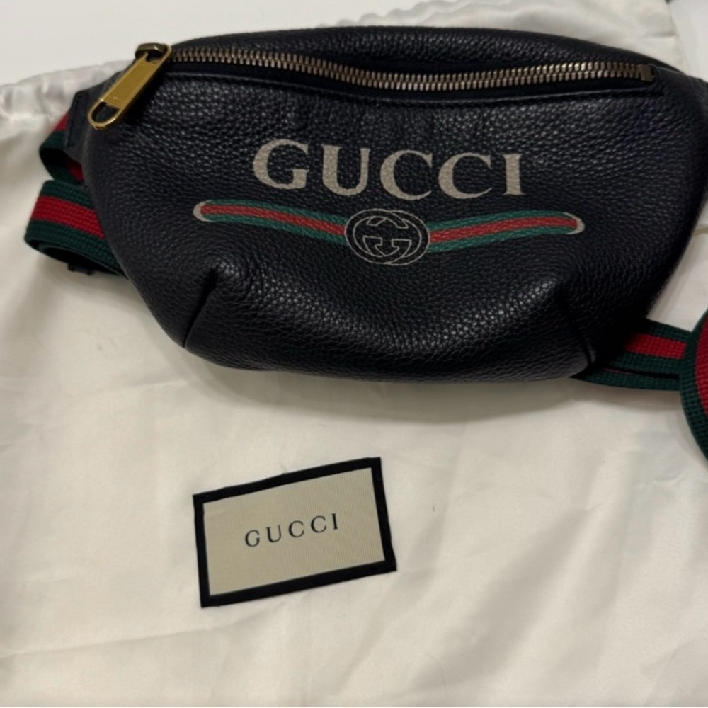 CHANEL Black Leather Crossbody Bag